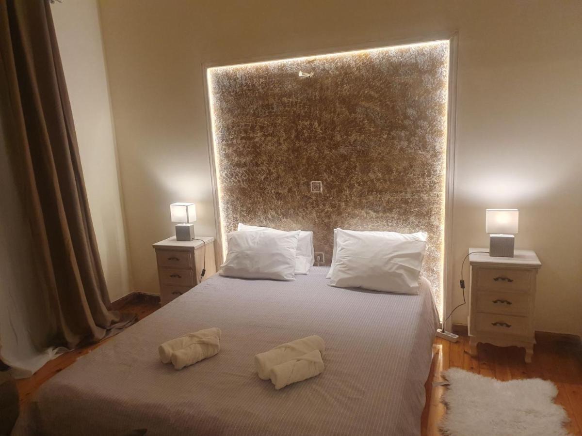 John's Athenian Beauty 45m2 , Metro 7' Apartment *