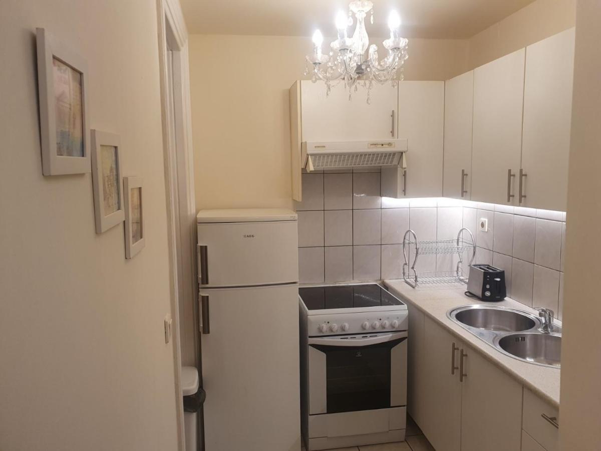 John's Athenian Beauty 45m2 , Metro 7' Apartment *