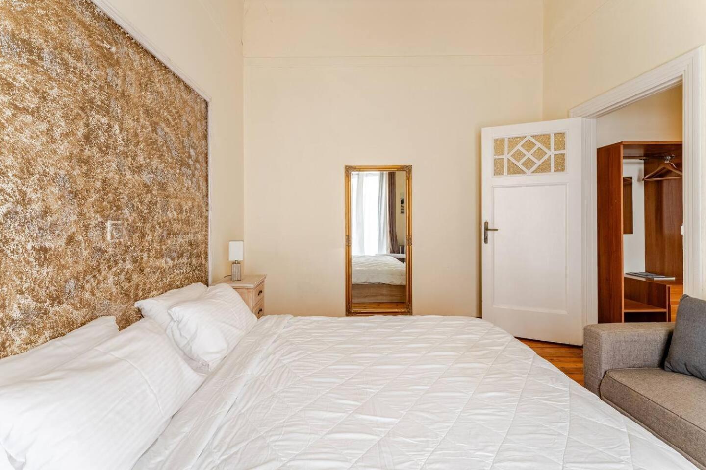 Apartment John's Athenian Beauty 45m2 , Metro 7' Athen