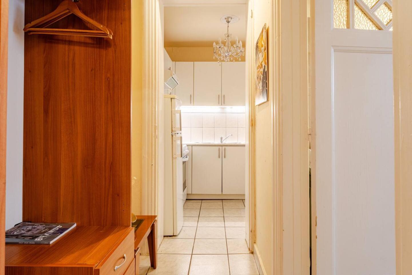 John's Athenian Beauty 45m2 , Metro 7' Apartment